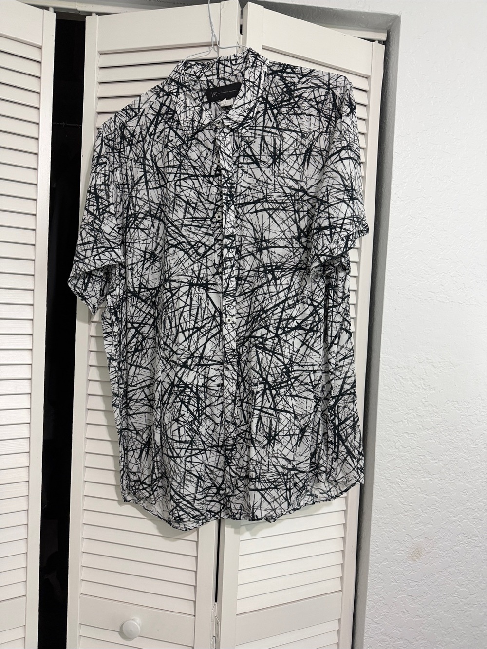 INC International Concepts Black & White Scribble Short-Sleeve Button-Up Shirt